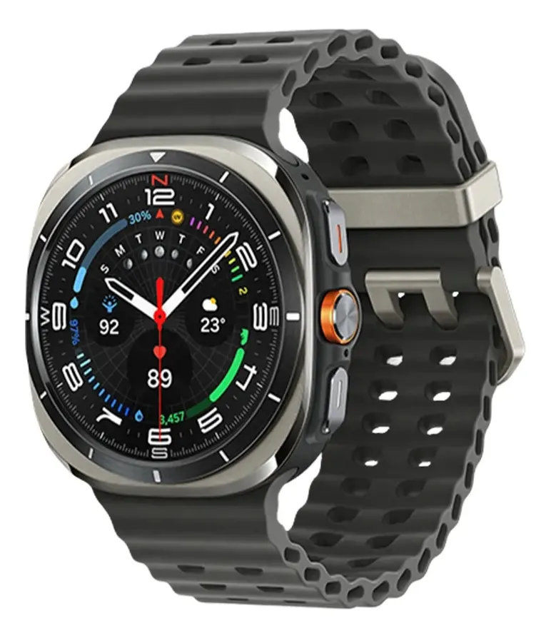 Smartwatch Samsung Galaxy Watch Ultra em titânio com pulseira esportiva. Modelo premium posicionado como o melhor smartwatch da linha Galaxy para atividades ao ar livre.